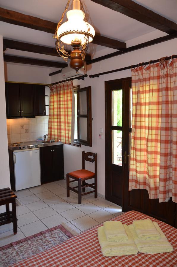 Hotel Maria Chrisi Ammoudia Exteriör bild