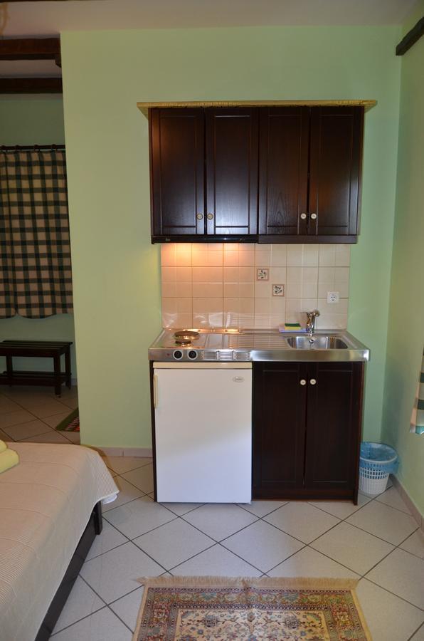 Hotel Maria Chrisi Ammoudia Exteriör bild